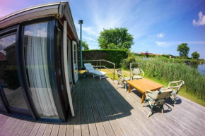 Charlet im Hafen am Angelsteg mit Sauna und Ofen